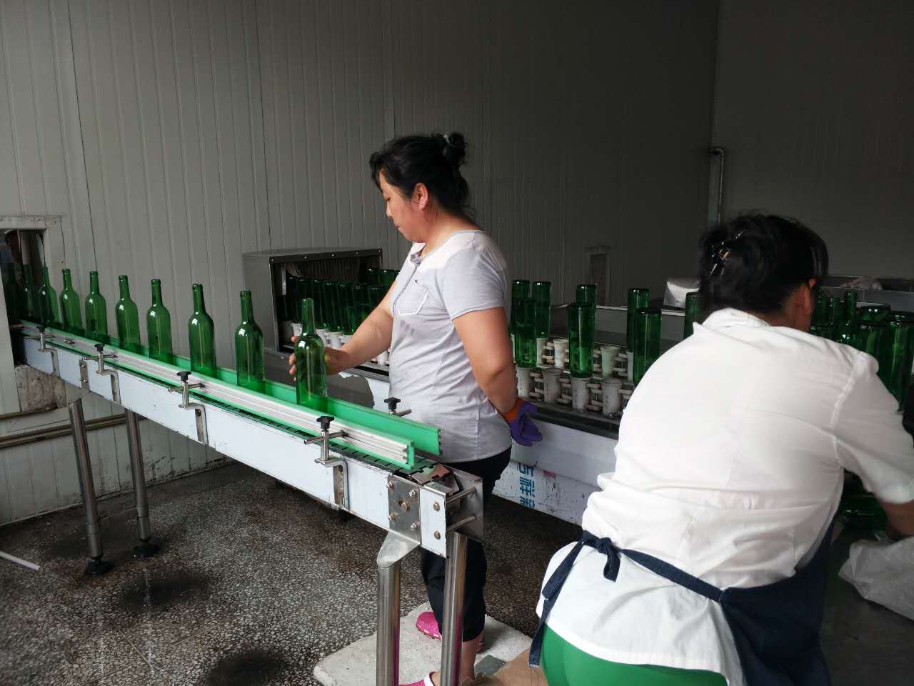 集安市紅瑯?lè)黄咸逊N植專(zhuān)業(yè)合作社 專(zhuān)業(yè)葡萄酒生產(chǎn)與加工之路